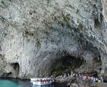 mare Castro- a Grotta Zinzulusa
