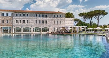 Saturnia La piscina