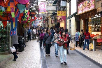 Macao Shopping-per-le-via-di-Macao
