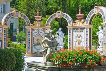 Il giardino con la fontana delle statue