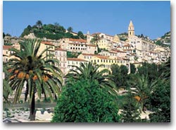 Veduta del centro storico di Ventimiglia (Foto:rivieradeifiori.org)