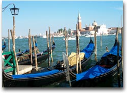 Goldoni San Giorgio e le gondole (Foto: Comune di Venezia)