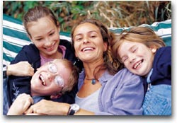 Donne con la valigia “Dual Career”. 1 Donne con la valigia “Dual Career”.