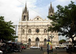 La Chiesa di Santa Ana nella città di El Salvador, la capitale