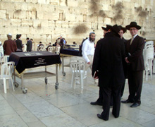 Ebrei ortodossi vicino al Muso del pianto