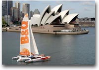 barca Prima uscita del trimarano B&Q a Sydney nel 2003. Skipper: Ellen MacArthur