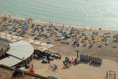 Tel Aviv, il futuro dietro le spalle 2 La spiaggia Sheraton vista da una finestra dell'albergo che le dà il nome
