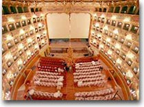 Sala del teatro vista dal loggione