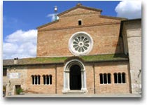 La facciata dell'Abbazia