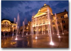 Giochi d'acqua sulla Bundesplatz, la Piazza del Parlamento