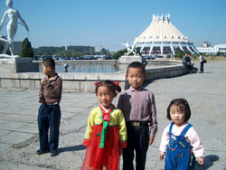 Bambini a Pyongyang (Foto:koreakonsult)