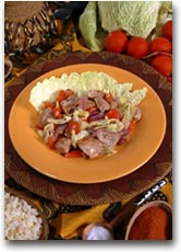 Zanzibar Sakuma Wiki, carne con cipolla, cavolo e pomodori
