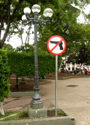 Il cartello di divieto ad introdurre armi