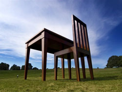 Monza, regina di Brianza 1 Lo Scrittore, scultura di Giancarlo Neri