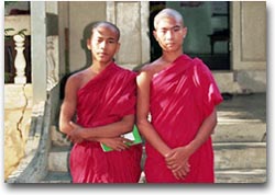 Mandalay, monaci adolescenti