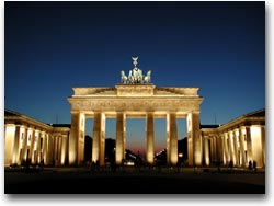 Brandenburger Tor visto dal Pariser Platz (Foto:BTM/Koch)