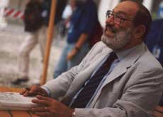 Umberto Umberto Eco, tra gli scrittori che hanno partecipato al Festival negli anni scorsi