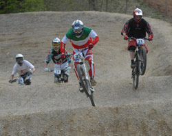 Un'altra istantanea di una gara di 4Cross (foto: Daniele Mosna)