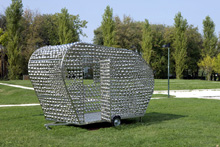 Dieci opere "Twister" per la Lombardia 2 Loris Cecchini, Untitled, Galleria del Premio Suzzara, Suzzara, Mantova (Foto: © Roberto Marossi)