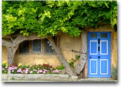 La facciata di un cottage in 