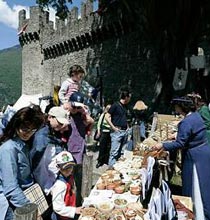 Castelli di Bellinzona Spettacolo medievale al castello di Montebello (Foto:Remy Steinegger)