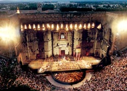 Il teatro romano di Orange durante le Chorégies