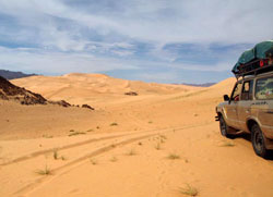 Ripercorrere le piste dei carovanieri in fuoristrada