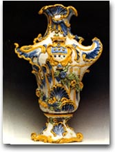 Vaso in maiolica del Settecento