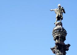 Cristoforo Colombo dall'alto della sua colonna