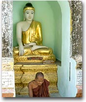 Birmania Sotto gli occhi di Budda