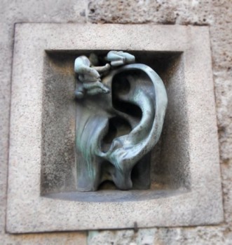 Milano Citofono a orecchio