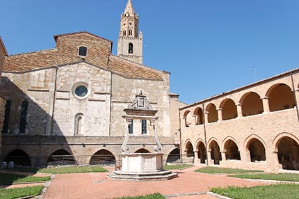 Museo capitolare di Atri: uno dei più antichi d'Abruzzo 1 Museo capitolare di Atri Il Museo capitolare di Atri