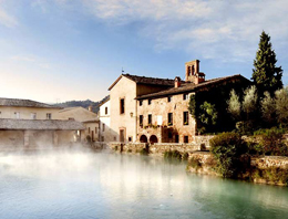 Bagno Vignoni, in Val d'Orcia