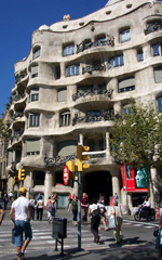 Casa Milà, con la sua incredibile facciata scolpita