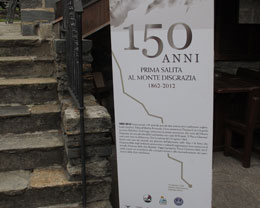 Il manifesto commemorativo dei 150 anni dalla prima salita al monte 
