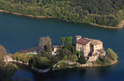 Castel Toblino, nella Valle dei Laghi