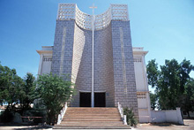 Gibuti La facciata marmorea della Cattedrale Cattolica di Nostra-Signora Madre del Buon Pastore