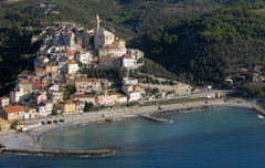 Cervo affacciata sul mare