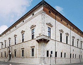 Ferrara, facciata del Palazzo dei Diamanti