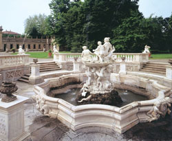 Fontana di Galatea a villa Litta