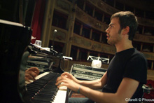 Giovanni Guidi al piano (Foto: Roberto Cifarelli)