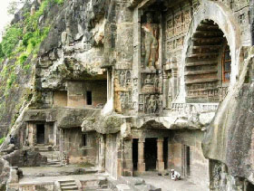 Le antiche grotte di Ajanta del Maharashtra, patrimonio Unesco. Sono una delle mete dei pellegrini buddisti