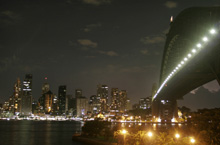 Lo spegnimento delle luci dell'Harbour Bridge a Sydney (Foto: 
