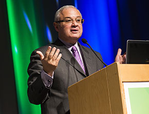 Il ministro Mohamed Hisham Abbas Zaazou