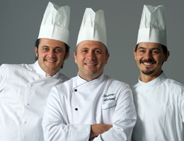 Lo Chef Cardinali, il Supervisor Leonardi, e il Pasticciere Masia. Foto: T. Libiszewski