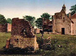 I ruderi di chateau de Hougomont dove iniziò la battaglia