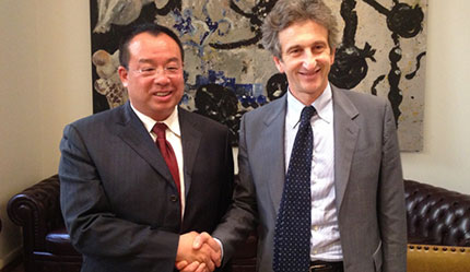 John Xing (World Agritourism Development Forum) e Paolo Perrone (sindaco di Lecce) 