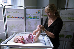 Uno dei Baby Pit stop a Milano © UNICEF Italia/2010/Bolzoni