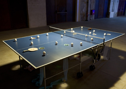 Il ping pong di Kusolwong (Courtesy: Fondazione Hangar Bicocca; copyright: Agostino Osio)