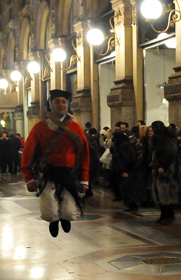 L'esibizione di un Issohadore in Galleria Vittorio Emanuele II 